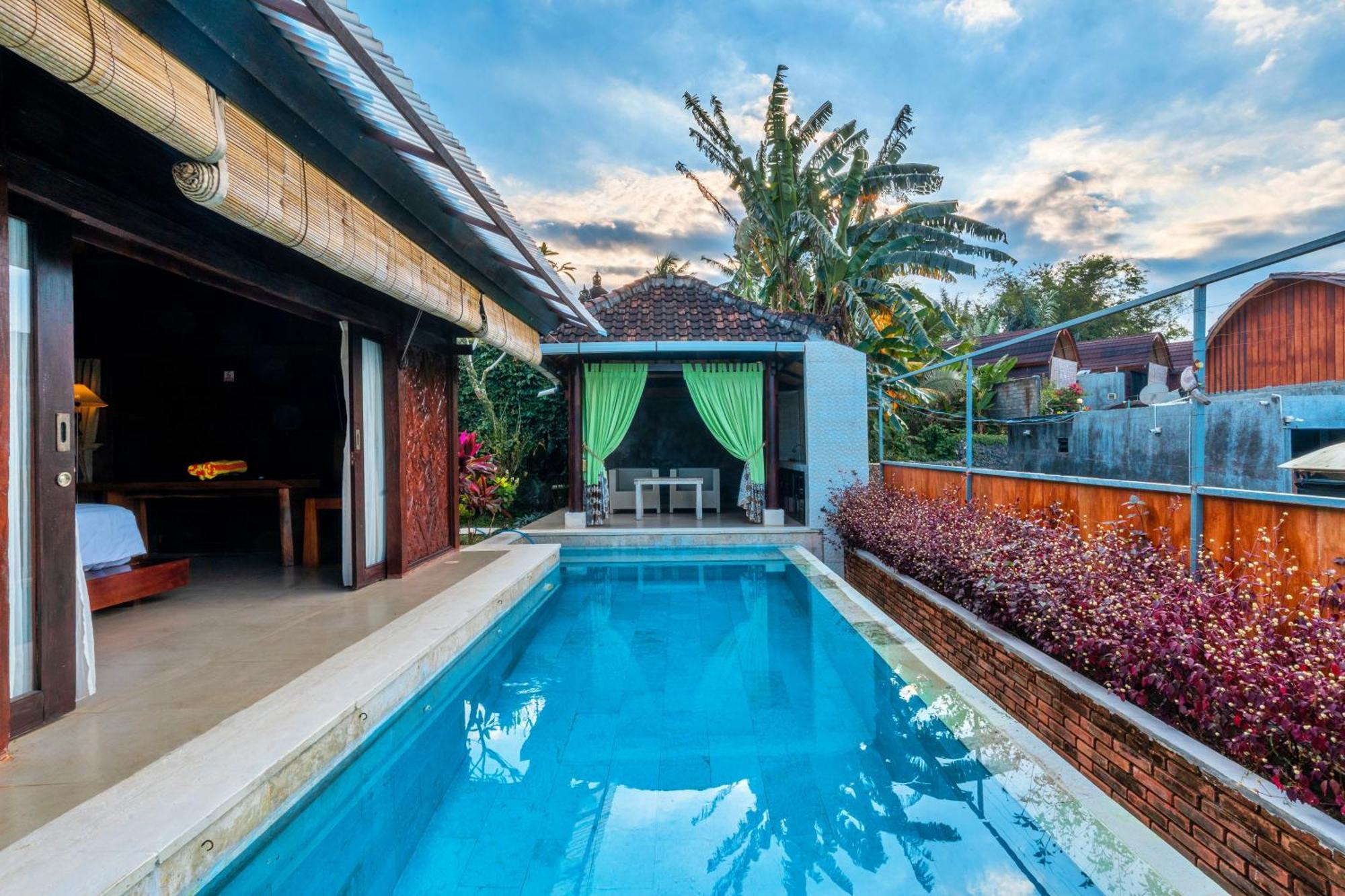 Sri Abi Ratu Villas Sukawati  Exterior photo