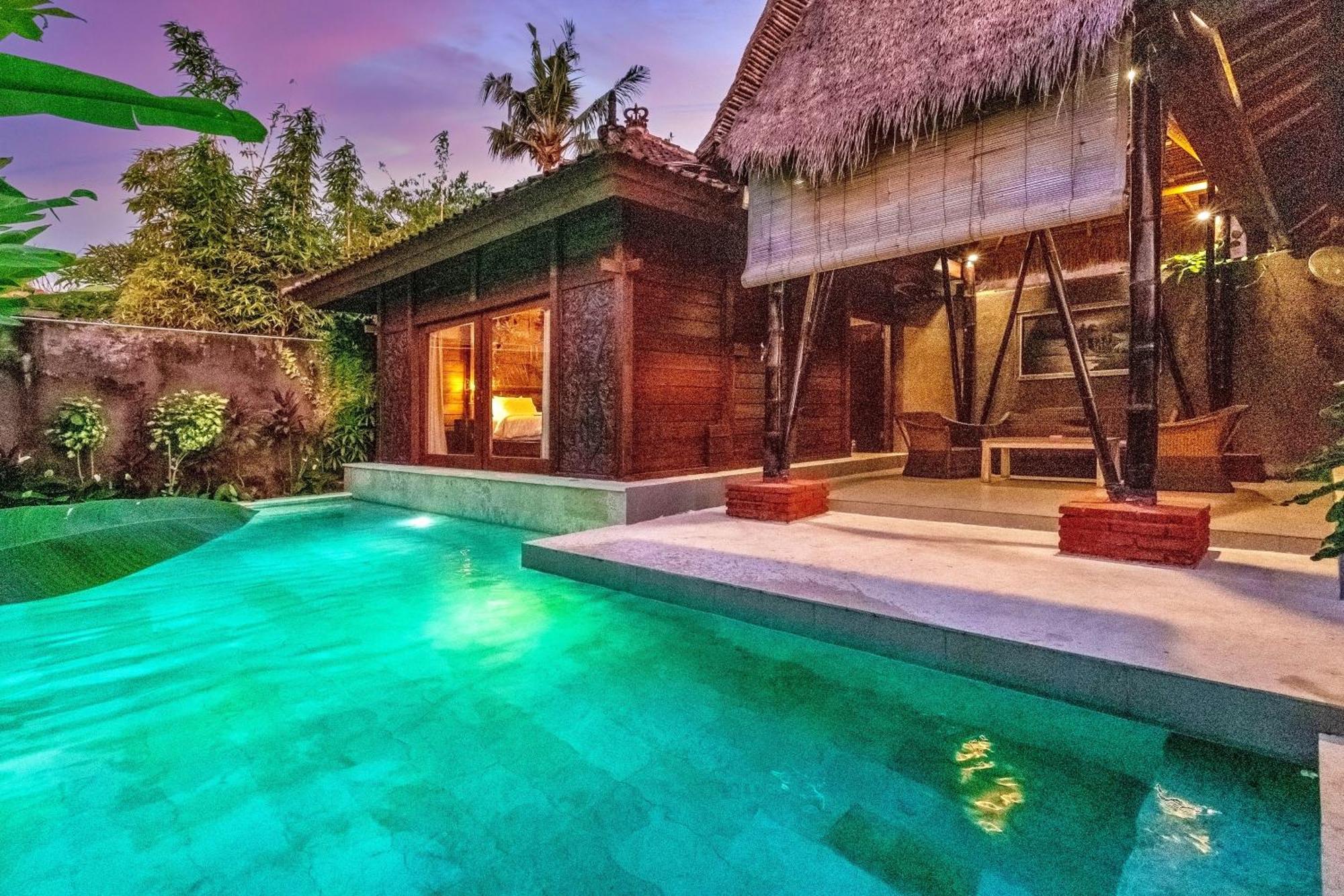 Sri Abi Ratu Villas Sukawati  Exterior photo
