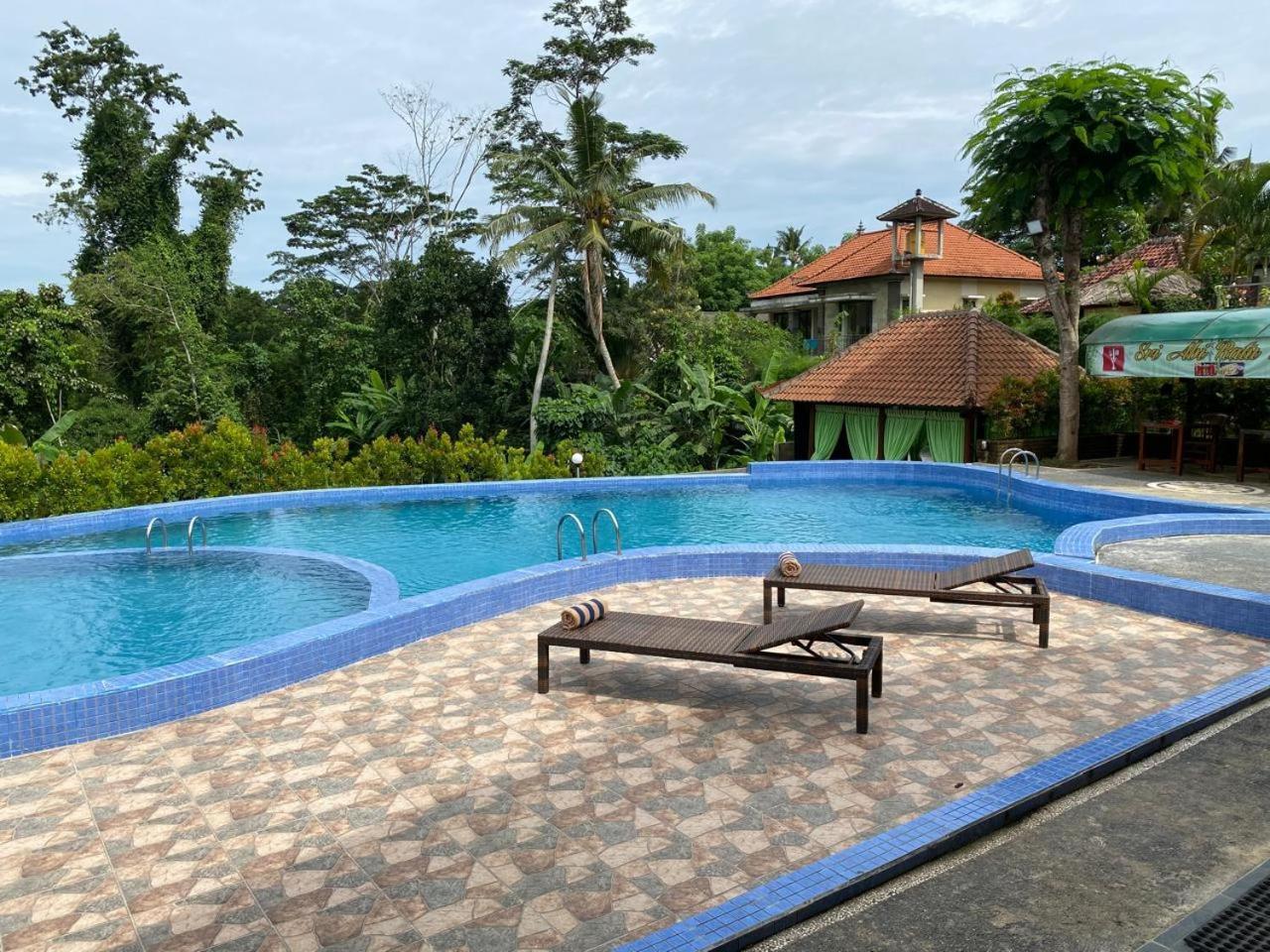 Sri Abi Ratu Villas Sukawati  Exterior photo