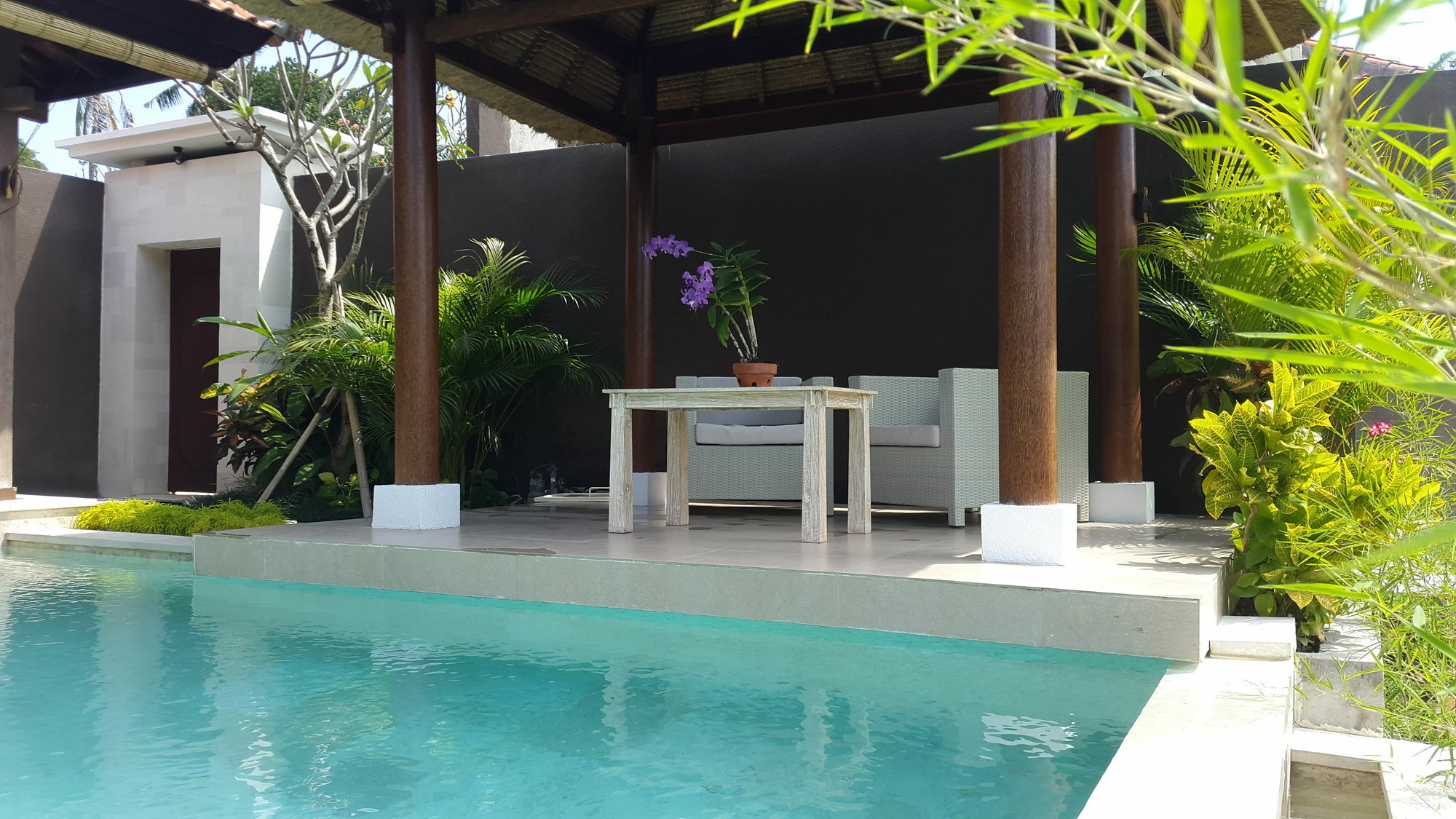 Sri Abi Ratu Villas Sukawati  Exterior photo